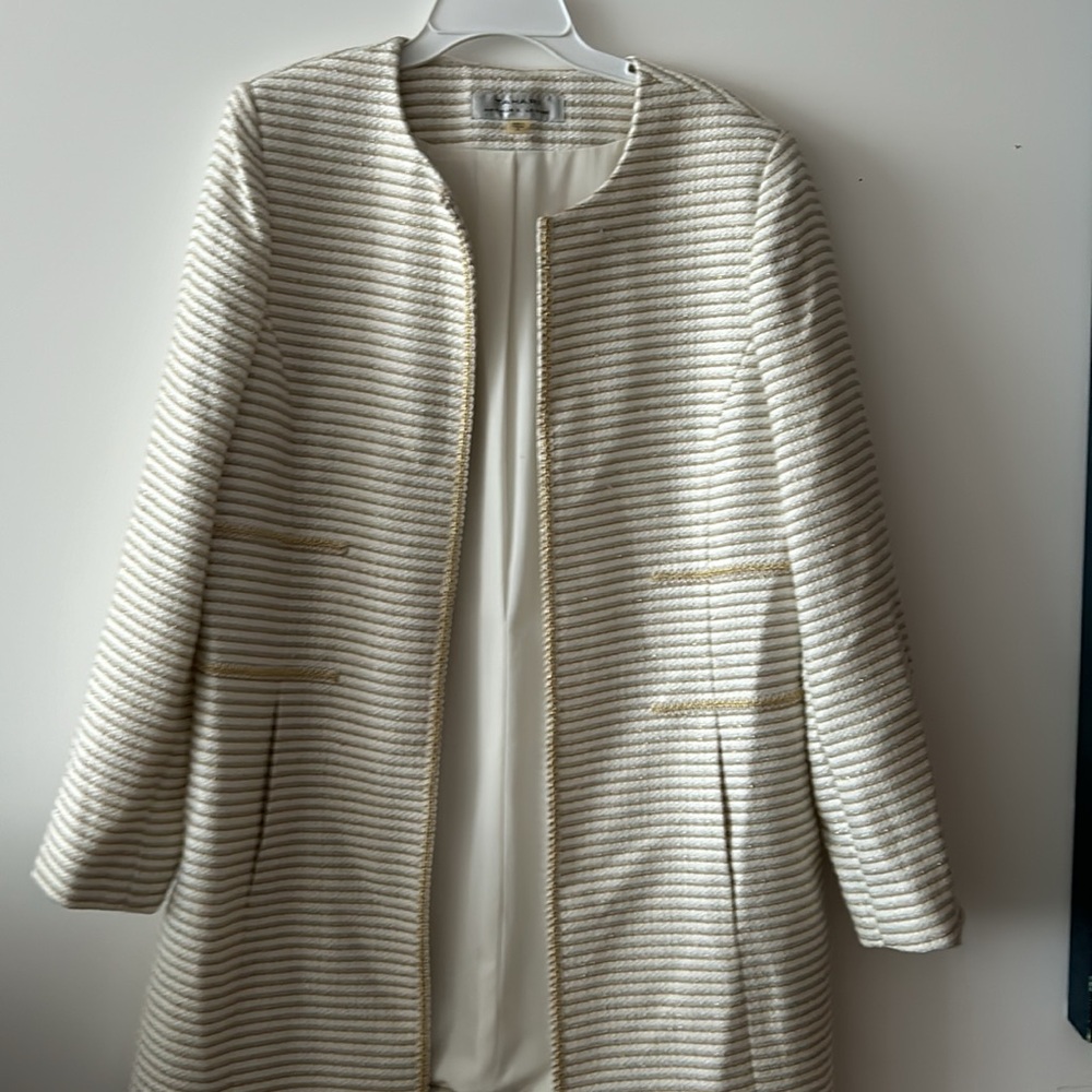 Tahari Arthur S. Levine size 8 Elegant White Striped Women's Coat - Picture 2 of 8